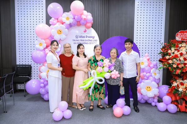 EK Dien Hong 介護施設センター　第7支店